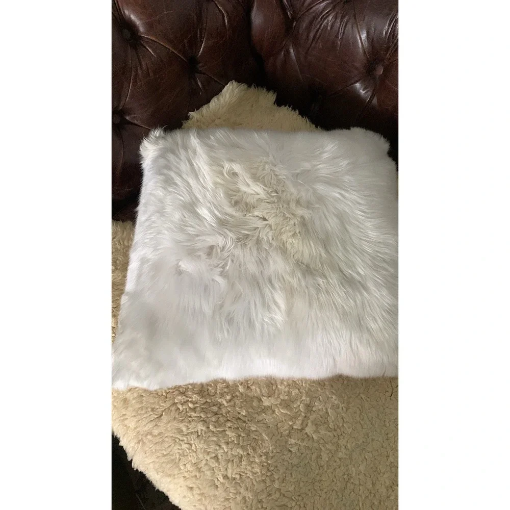 Arhaus Baby Alpaca‎ Luxurious 20x20 Fur Pillow white elegant luxury soft leather